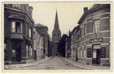 Mortsel: Heilig-Kruisstraat gezien vanuit de Antwerpsestraat ca. 1925